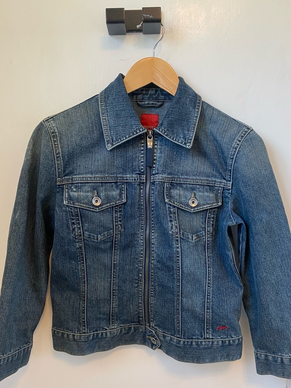 Vintage ESPRIT Women’s Fitted Moto Denim Jacket with Zip Front (size M)